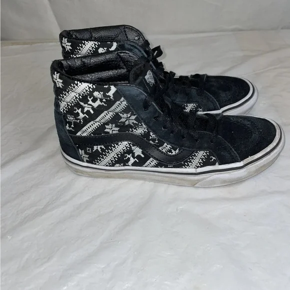 Vans SK8 Hi Classic Mens Size 5 Black/White Reindeer, Skull, Tree Women’s 6.5 - Picture 2 of 11